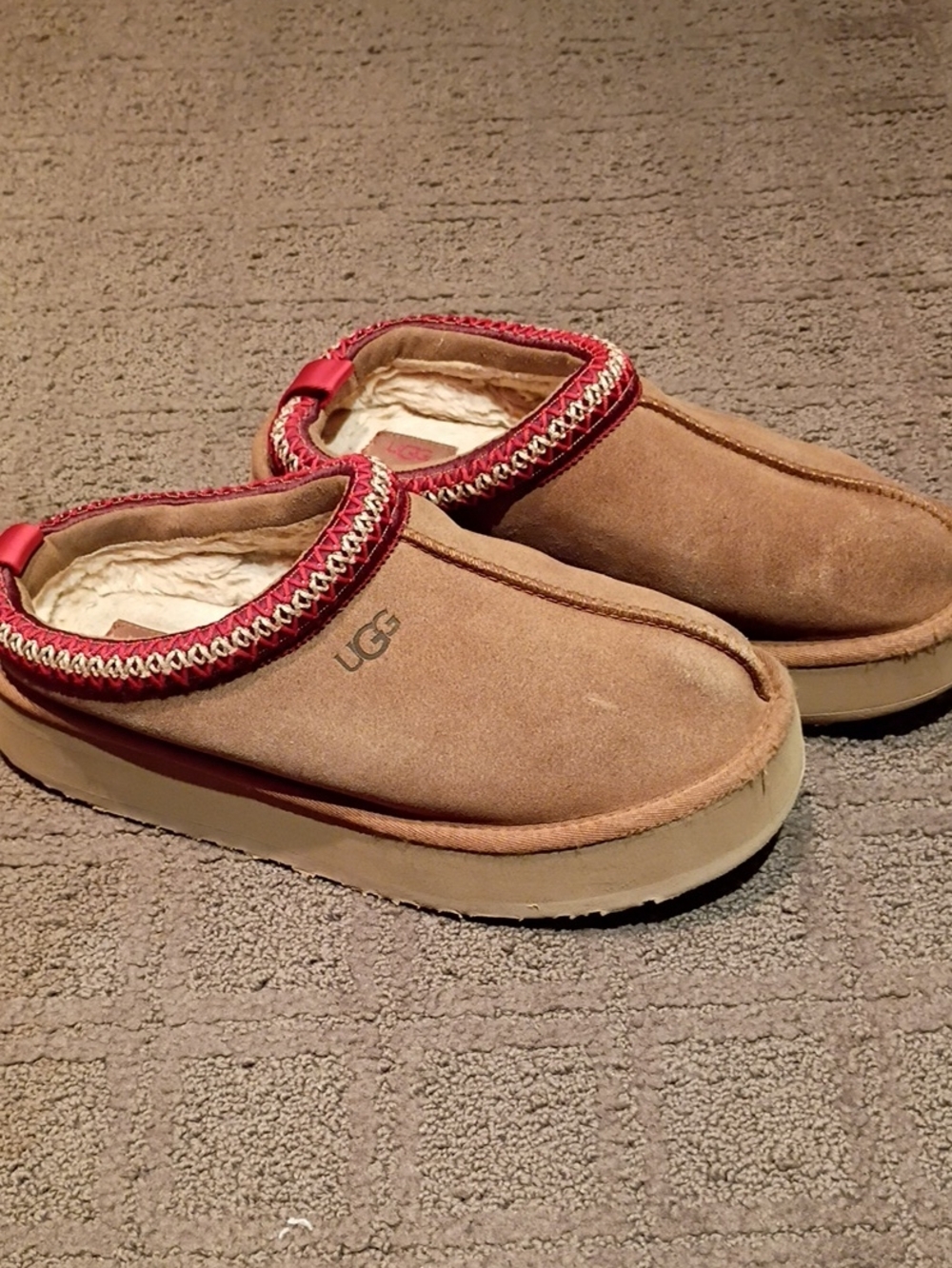 UGG Women's Chestnut Suede Slip-On Mules with Red Trim Size 8.5